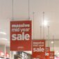 Da posteri budu vidljivi sa svih strana najbolje rešenje je da vise sa tavanice. Pored korišćenja unutar objekta mozete ova rešenja koristiti i za postavaljanje postera, plakta i obavšetnja i u izlogu. Postavite vaše brzo i jednostavno!