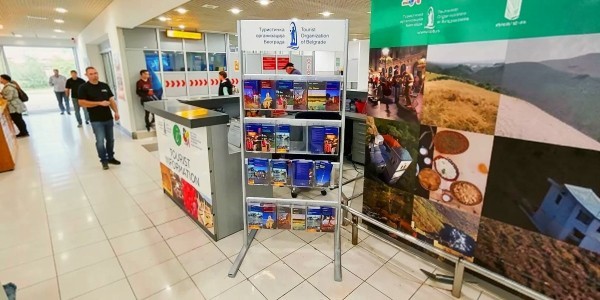 PODNI STALCI ZA BROŠURE I KATALOGE